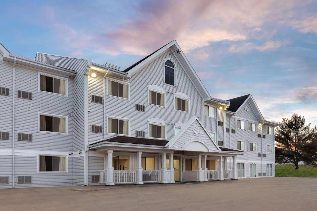 Hotel Ramada By Wyndham Miramichi New Brunswick Extérieur photo