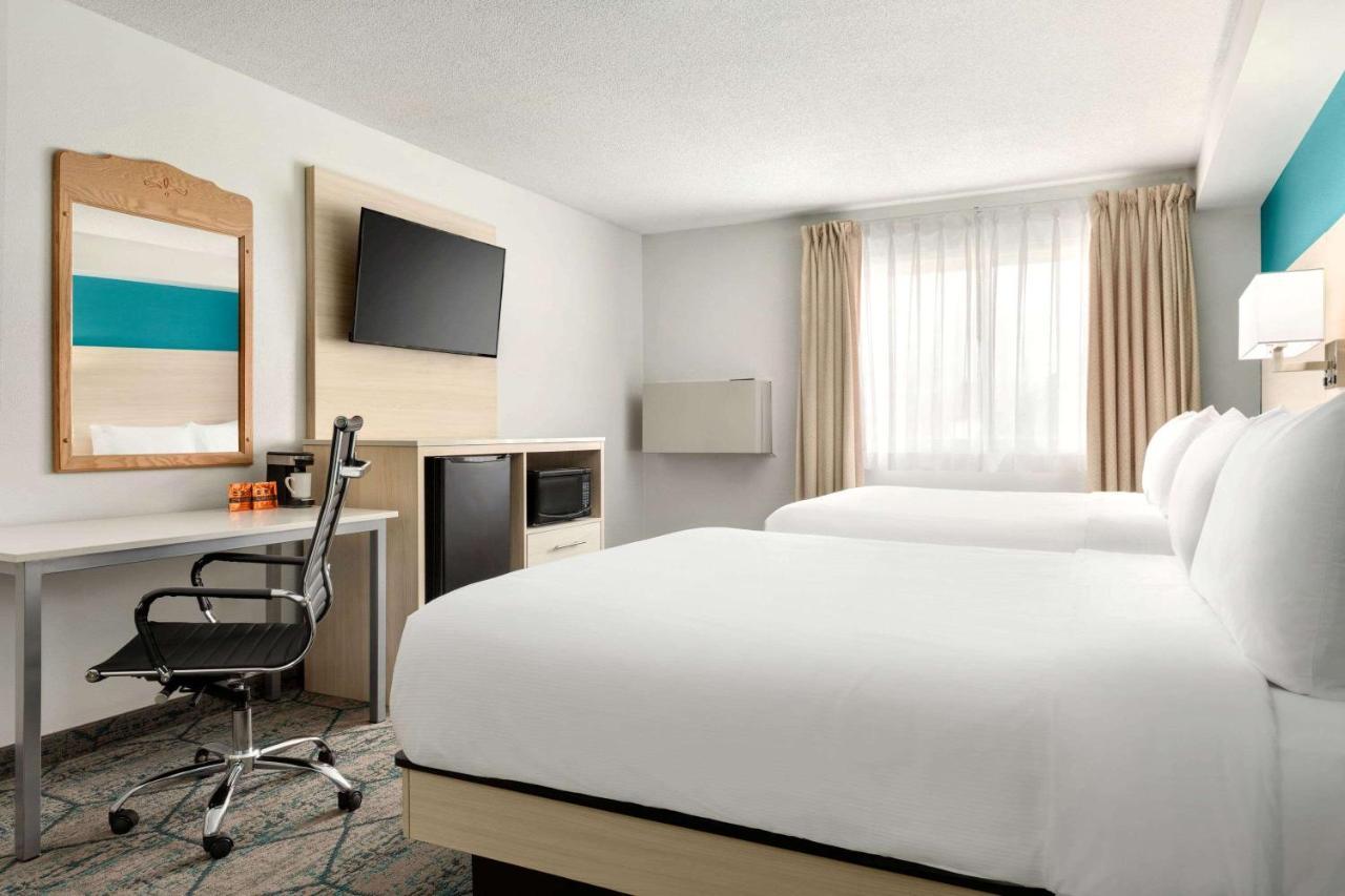 Hotel Ramada By Wyndham Miramichi New Brunswick Extérieur photo