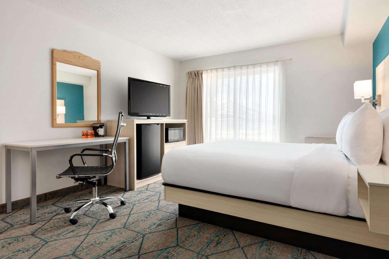 Hotel Ramada By Wyndham Miramichi New Brunswick Extérieur photo